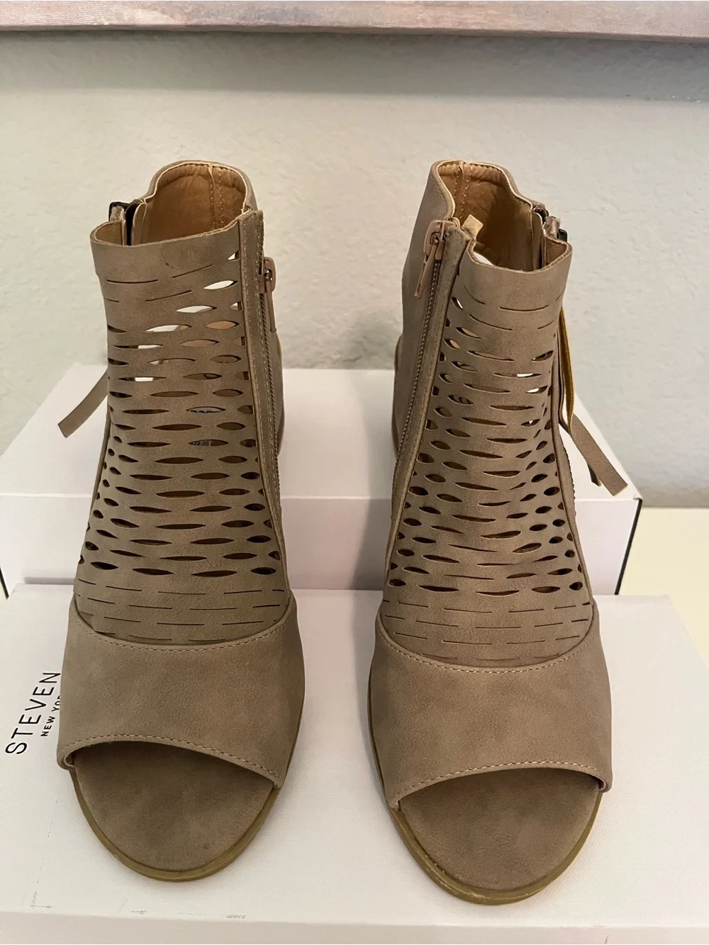 Diba Taupe Gray Ankle Peep Toe Booties Sandals 2